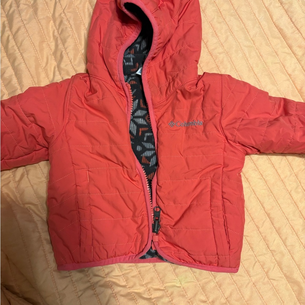 Columbia Red Puffer Jacket with Hood and Quilted Design